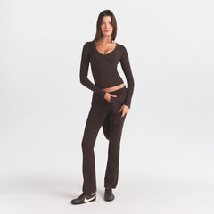 COTTON JERSEY V NECK LONG SLEEVE TOP | ESPRESSO