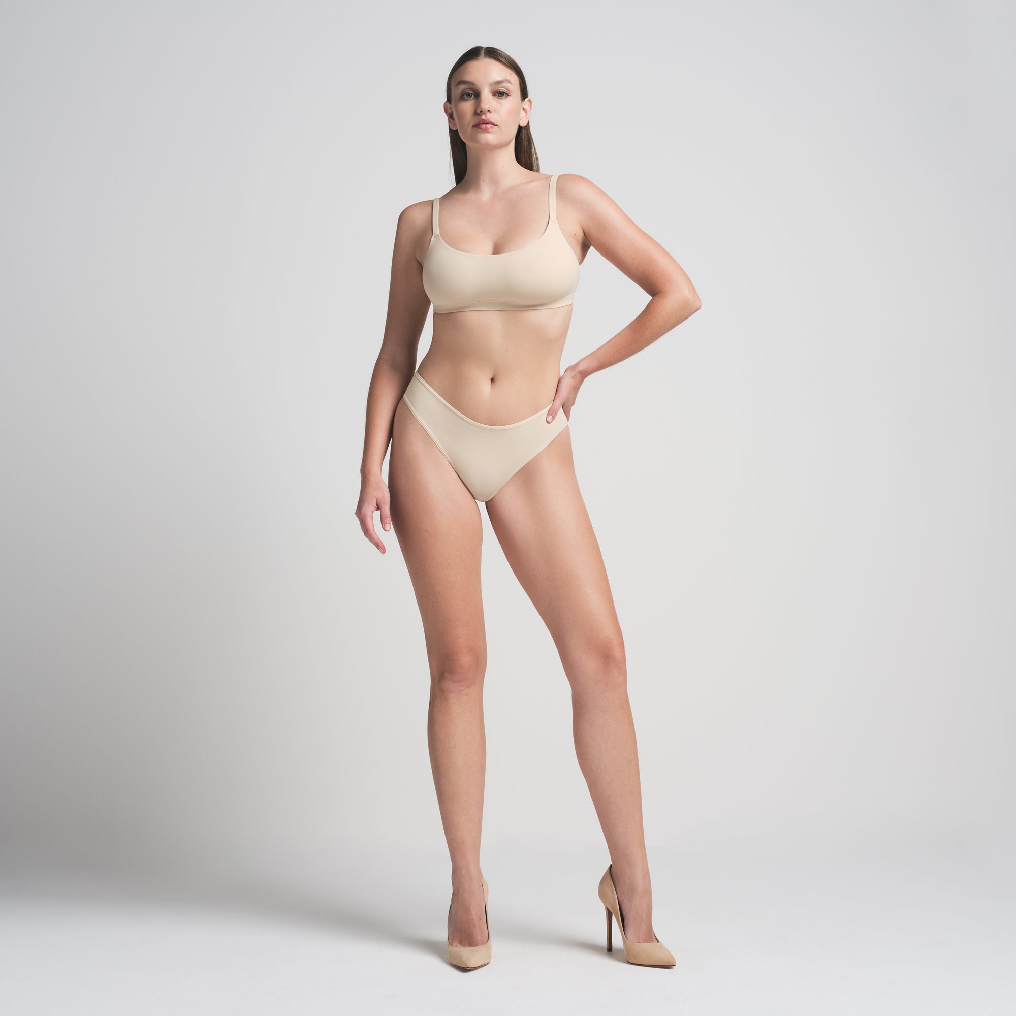 FITS EVERYBODY SCOOP BRALETTE | SAND
