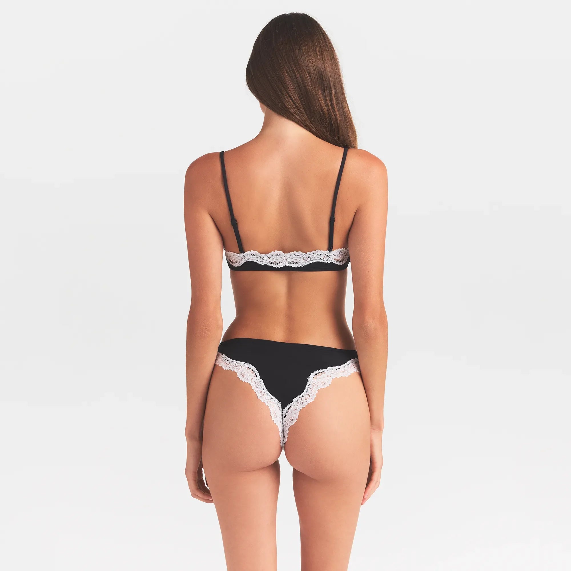 FITS EVERYBODY LACE SCOOP BRALETTE | OBSIDIAN CONTRAST