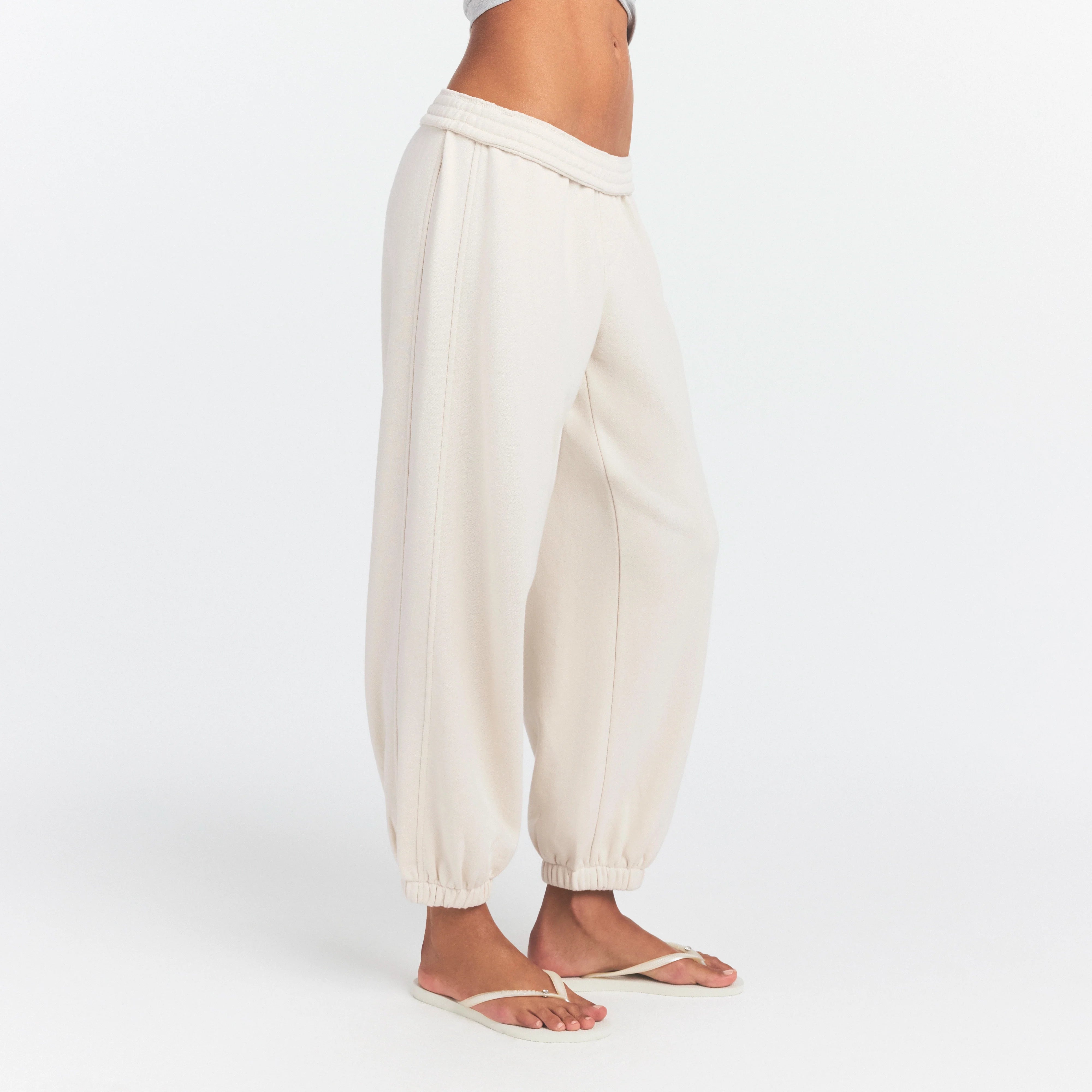 DRAPEY FRENCH TERRY CROPPED JOGGER | BUFF