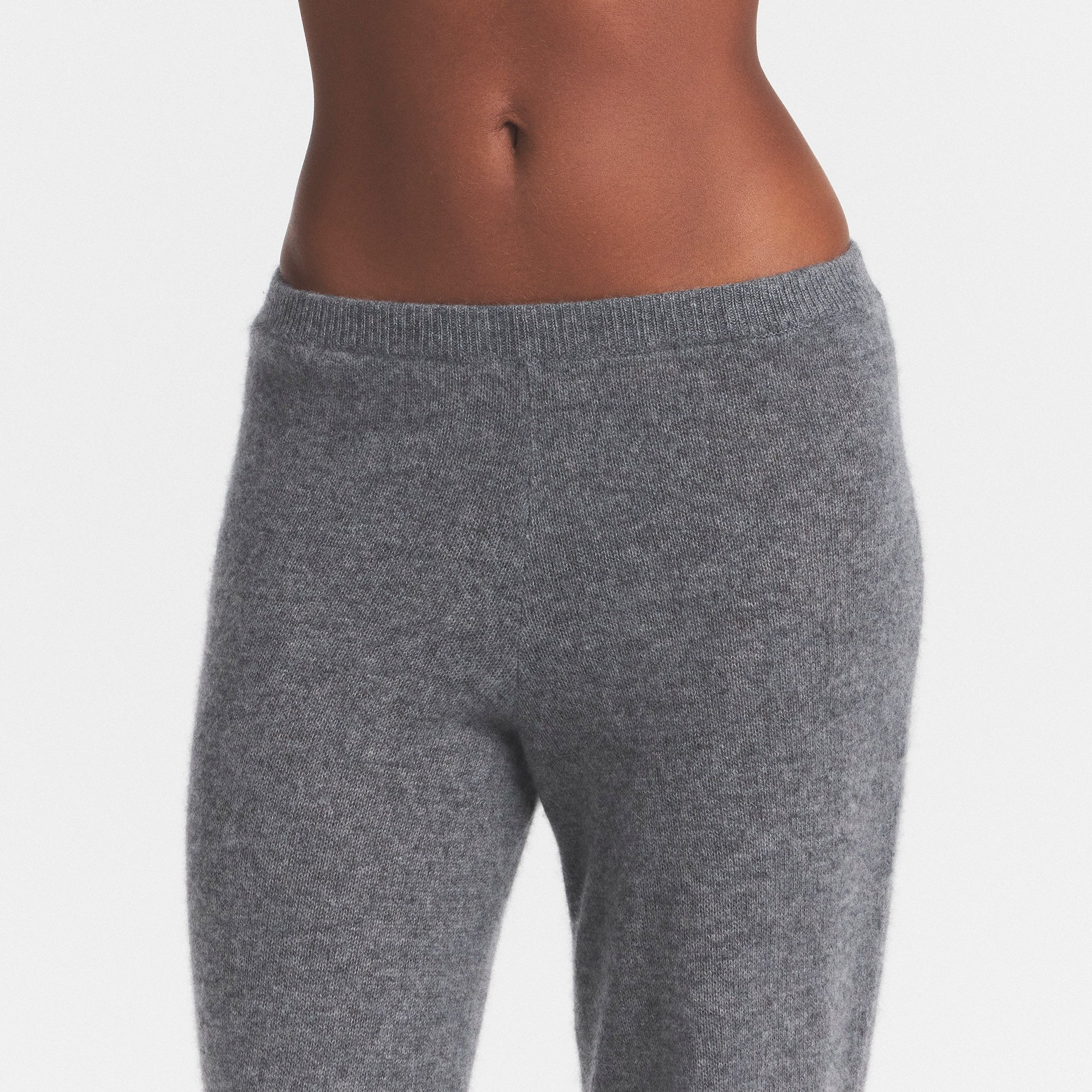 AIRY CASHMERE JOGGER | DARK HEATHER GREY