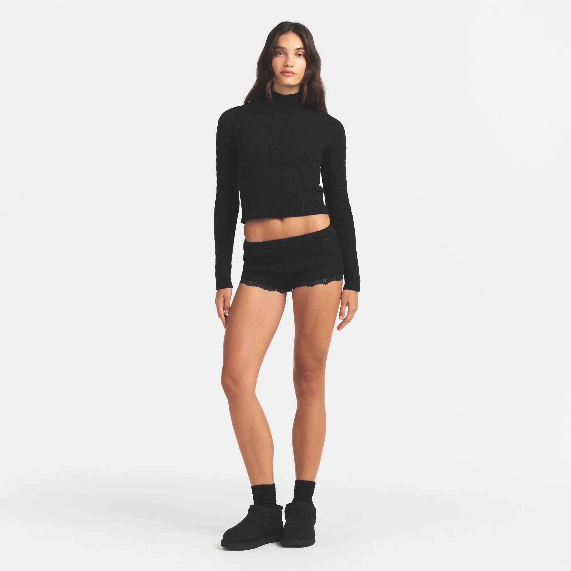 SWEATER KNIT CABLE MICRO SHORT | ONYX