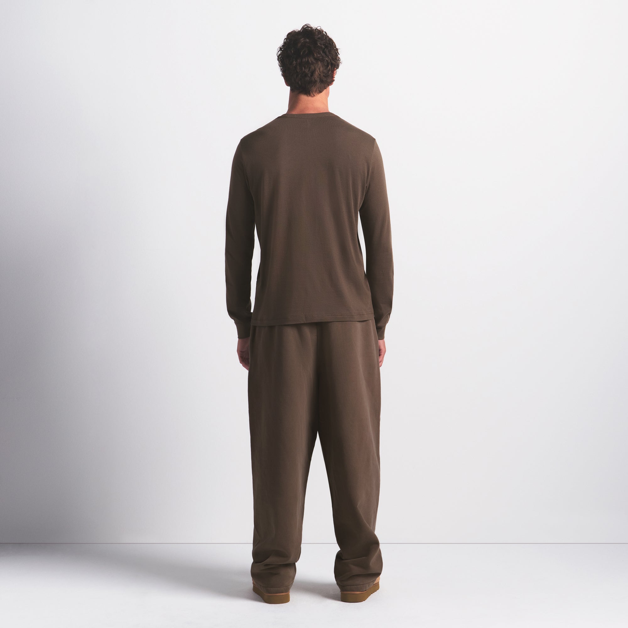 SKIMS COTTON MENS CLASSIC LONG SLEEVE T-SHIRT | DRIFTWOOD