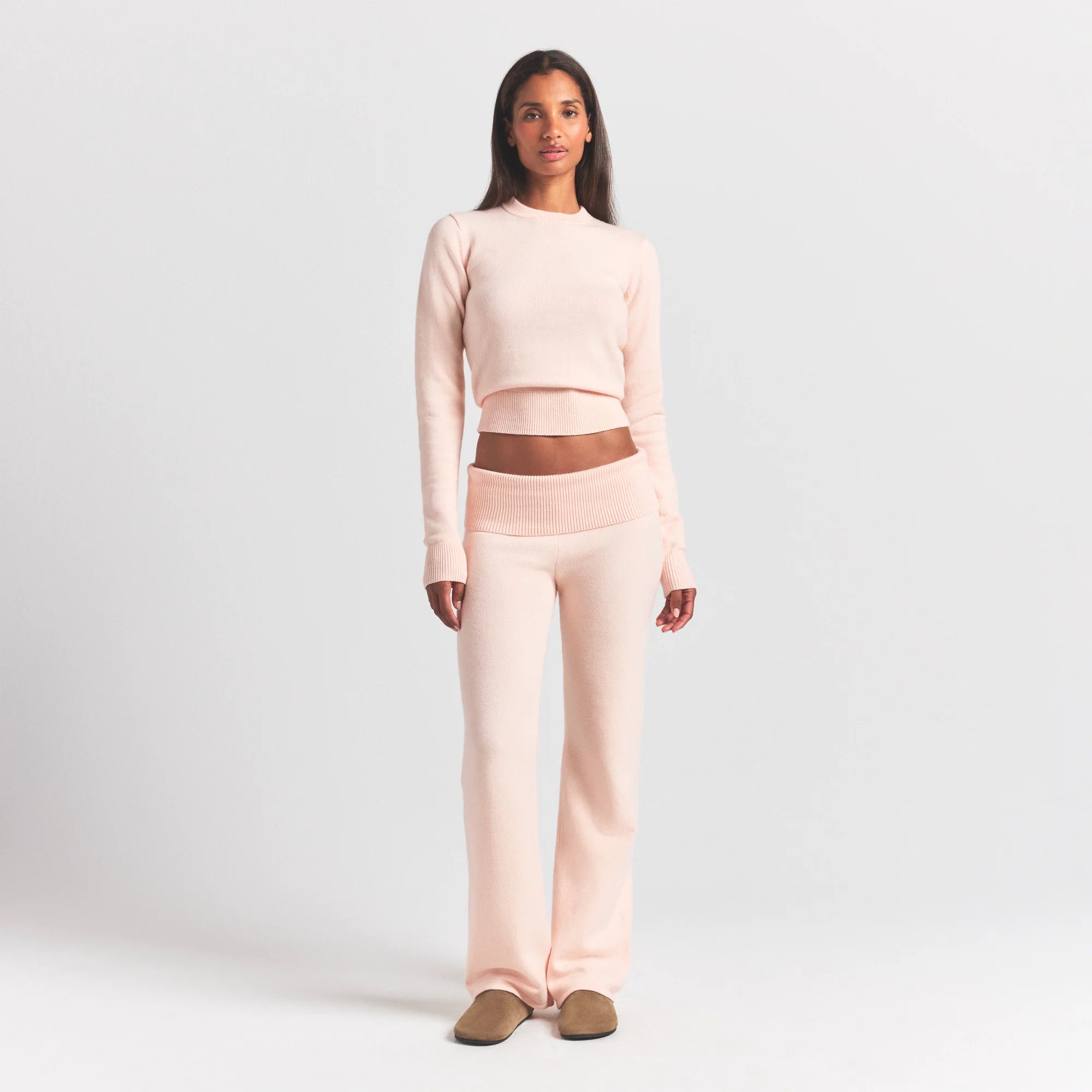 WOOL CASHMERE LONG SLEEVE FITTED CREW NECK | PRIMROSE