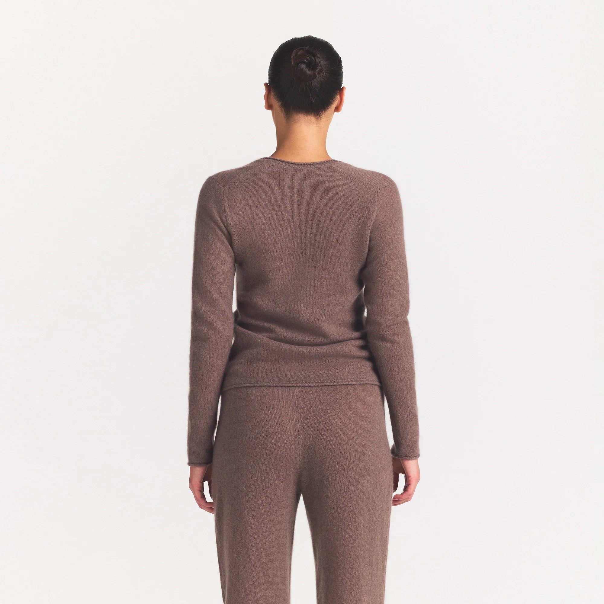 AIRY CASHMERE V-NECK PULLOVER | AMETHYST