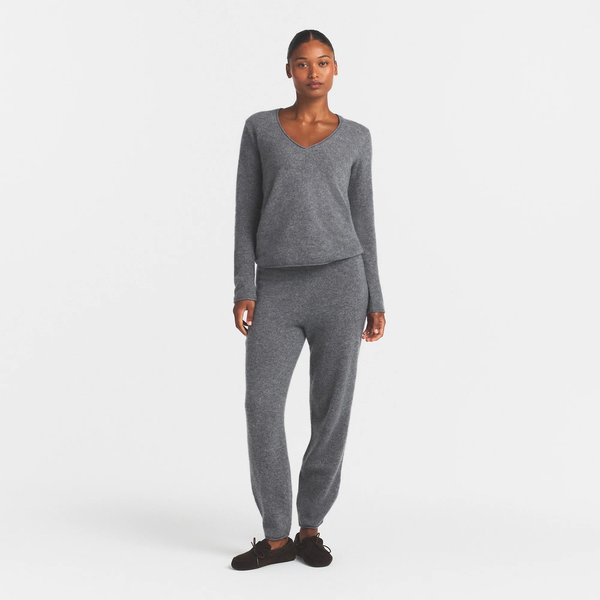 AIRY CASHMERE V-NECK PULLOVER | DARK HEATHER GREY