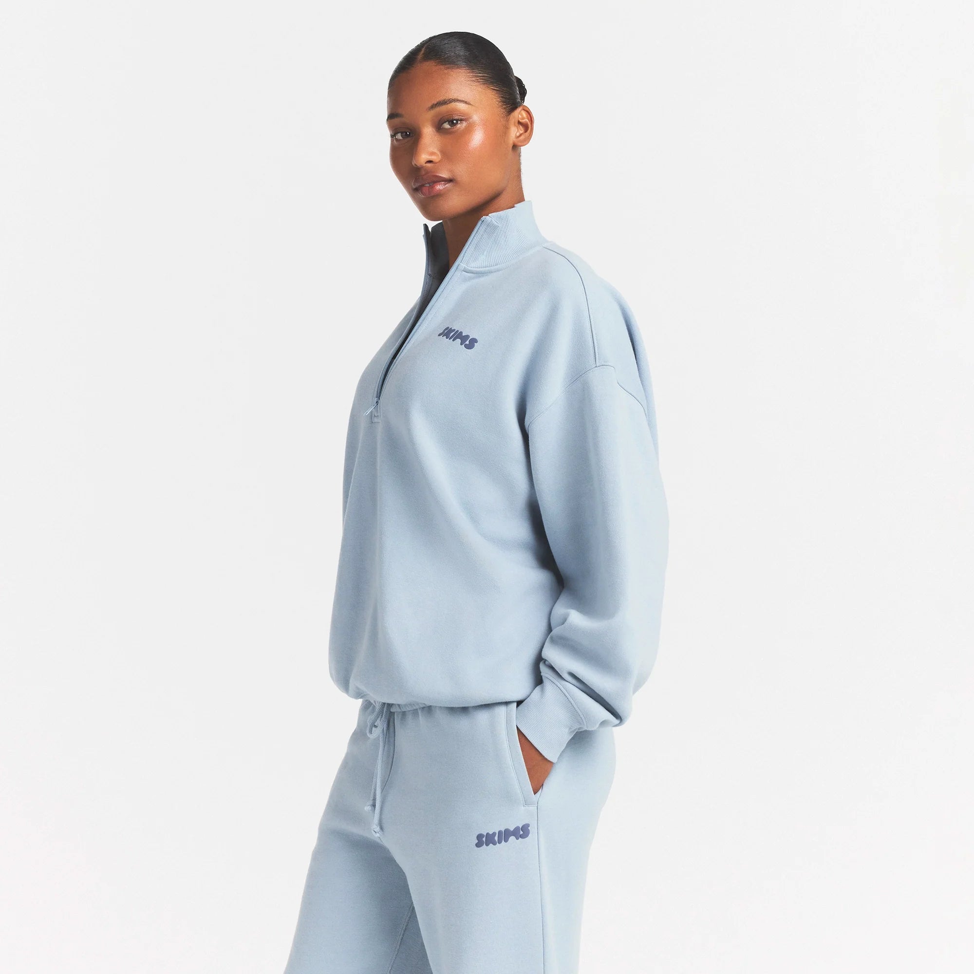 COTTON FLEECE MOCK NECK QUARTER ZIP WITH EMBOSSED LOGO | FOG