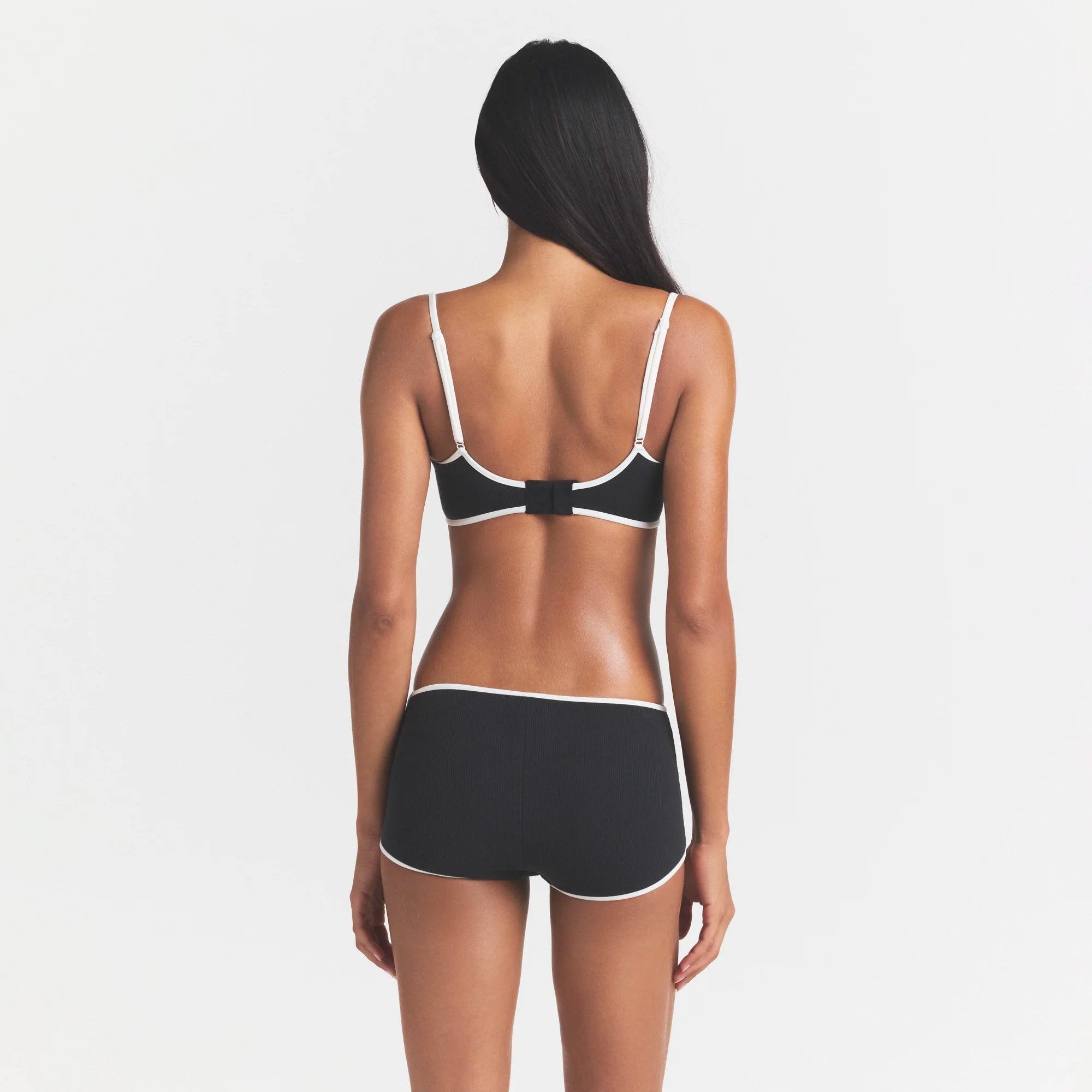 COTTON RIB BOY SHORT | SOOT CONTRAST
